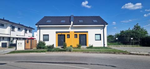  SENEC- 4 izbový rodinný dom v pôvodnej časti mesta