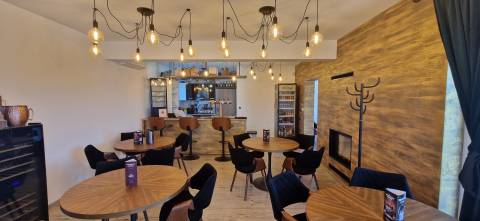  Prenájom kaviarne  v obci Nová Dedinka pri Senci