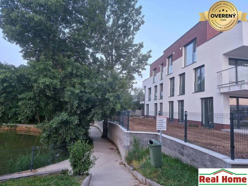 968993_2f8694e60dcdf371a0cc133335ccaa56 (1).jpg